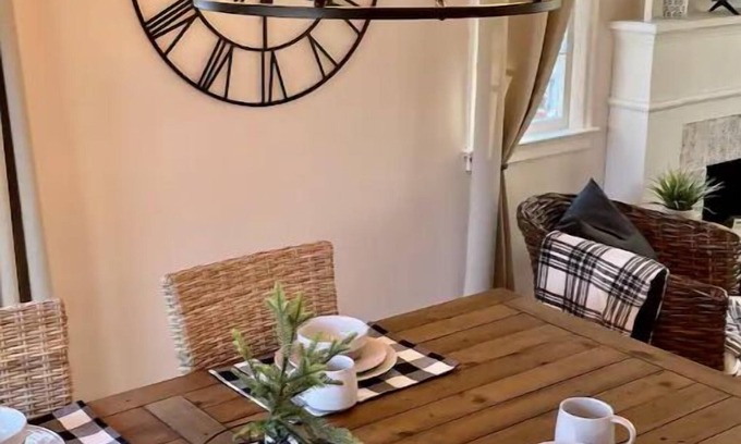 Billings House | Convenient Stay Near Hospitals, Airport & Colleges