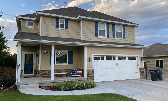 Lapoint House | Quiet, modern 1 BR basement, relaxing, movie theater