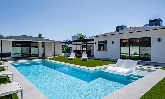 Juanita Y Olmo Frontier Place Villa | Modern Scottsdale Estate with Heated Pool & Guest Home