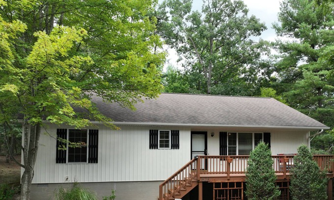 Mount Jackson Cabin | Serene Mountain Retreat with Hot Tub & Pool at Bryce Resort