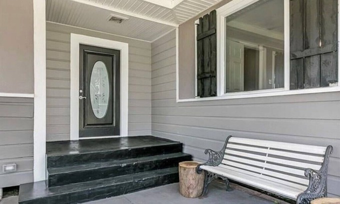 Metairie House | Peaceful Stay Near Attractions with Child-Friendly Amenities