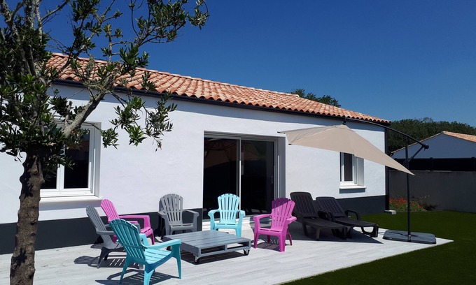 Notre-Dame-de-Monts House | Tranquil New Home Steps from Beach with Spa & Breakfast
