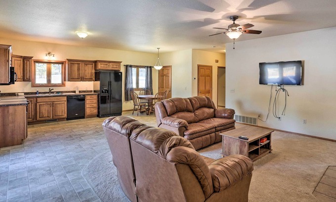 Newcastle Apartment | Peaceful Newcastle Apartment with Easy Access & Spa Amenities