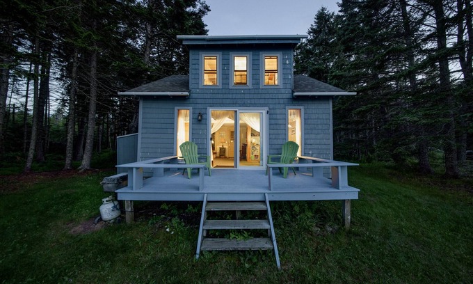 Spruce Head Cottage | Oceanfront Cottage with Private Beach & Pool Near Rockland