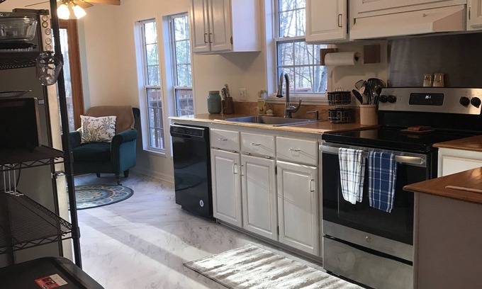 Ironto House | Tranquil 3 Bedroom Getaway Nestled Among the Trees