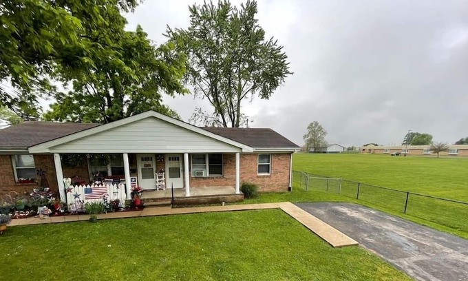 Franklin House | Quiet, Peaceful Home in Franklin, Sleeps 6!