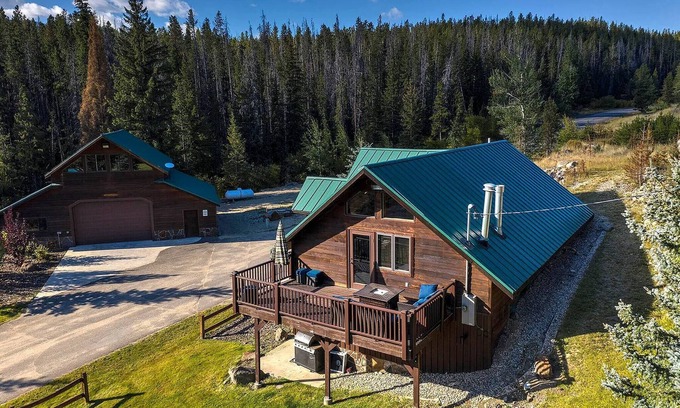 Anaconda Cabin | Relaxing Pintler Getaway - Just Minutes from Georgetown!