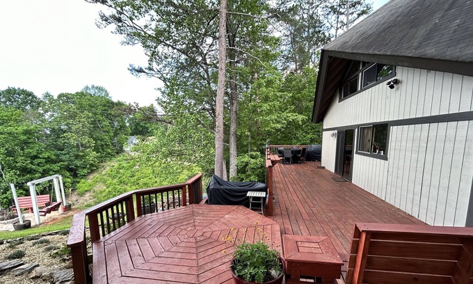 Gainesville House | Quiet Place Family Fun Lake Cabin