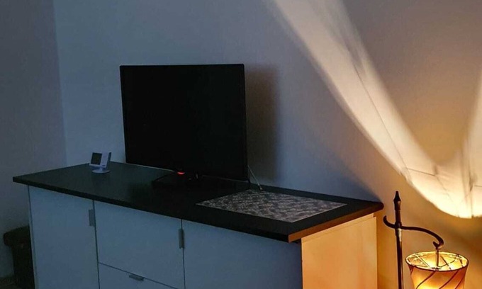 Inija Apartment | Tranquil City Center Retreat Ideal for Family Stays