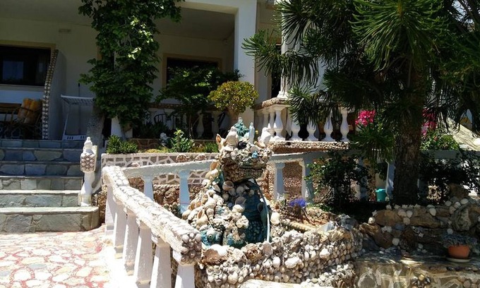 Ammoudara Villa | Serene Retreat with Lush Garden and Family-Friendly Amenities