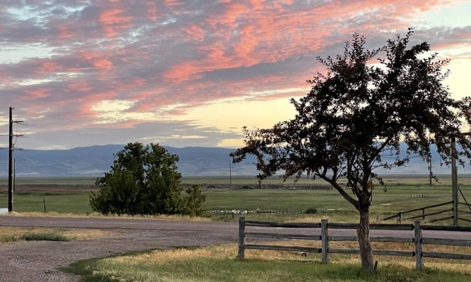 Dingle Other | Relaxing Farm Home with Big Yard & Fun Games Near Lake