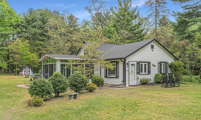 Shorewood-Tower Hills-Harbert Cottage | Tranquil Cottage Retreat in Downtown Sawyer with Deck & Grill