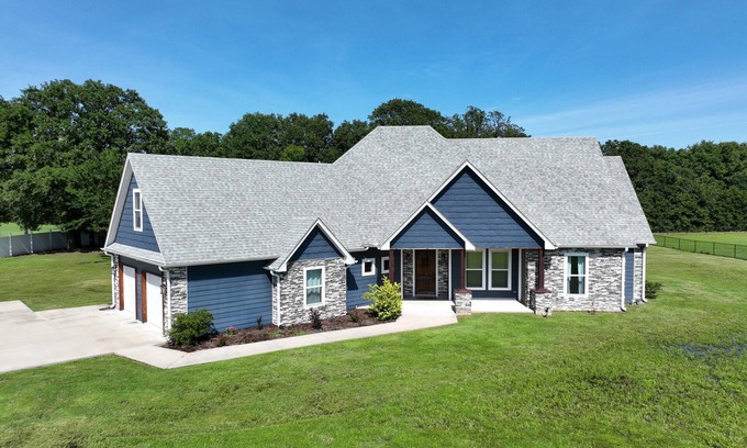 Eufaula House | Tranquil Retreat Near Downtown with Lake View Amenities