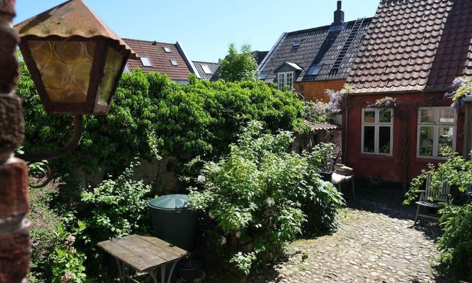 Øgadekvarteret Apartment | Tranquil Retreat with Scenic Views for Families