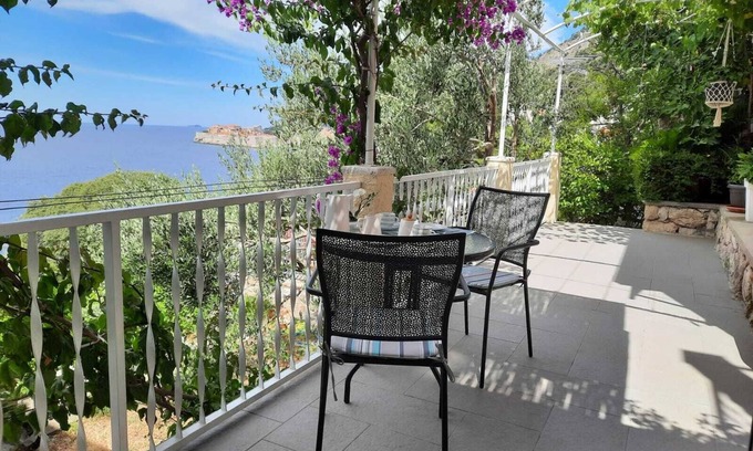 Municipality of Dubrovnik Apartment | Serene Getaway with Oceanfront Views near Old Town