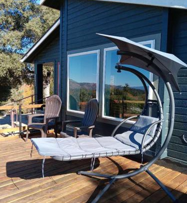 Julian House | Quiet serene hilltop retreat,a cozy king-size bed