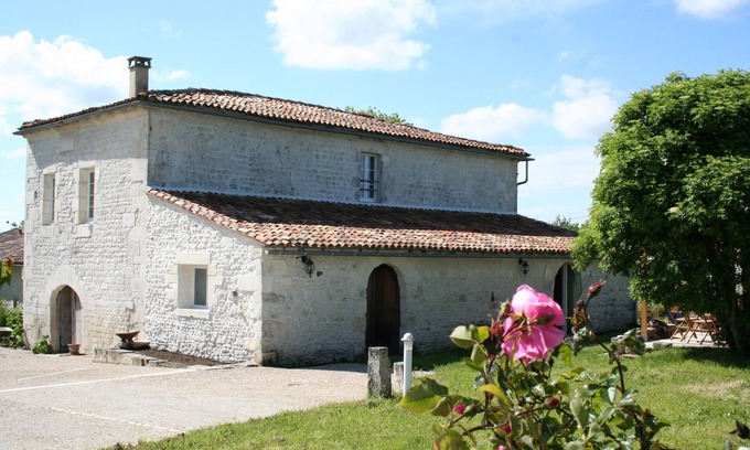 La Jard House | Tranquil Gite with Pool and Breathtaking Countryside Views