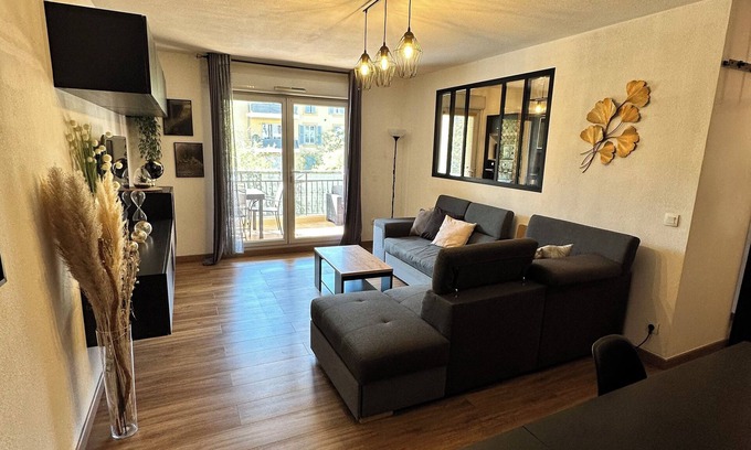 Grand Sud Apartment | Quiet, spacious apartment in Aix en Provence