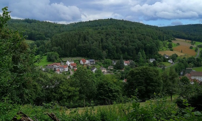 Schonbrunn Apartment | Guest Rated 9.8: Family Maisonette with Balconies near Heidelberg