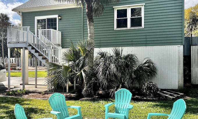 Isle of Palms House | Family Beach Retreat: Steps from Ocean & Recreation Center