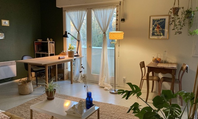 Moulin du Comte Apartment | Cozy Studio Near Town Center with Park and River Views