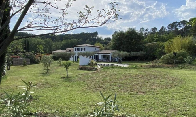 Salernes Villa | Serene Villa with Private Pool and Ocean Views for 8