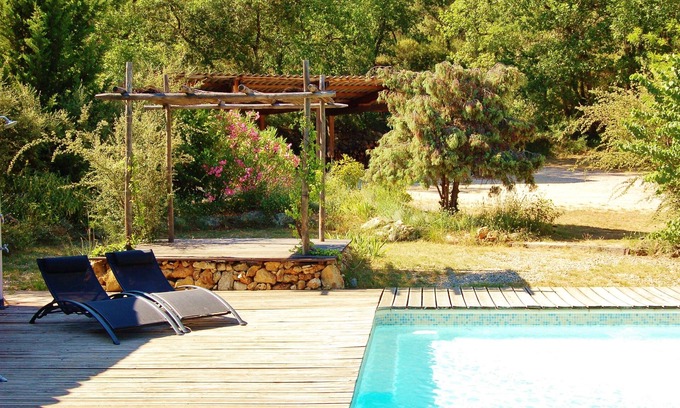 Entrecasteaux Villa | Tranquil Villa with Pool and Jacuzzi in Green Provence