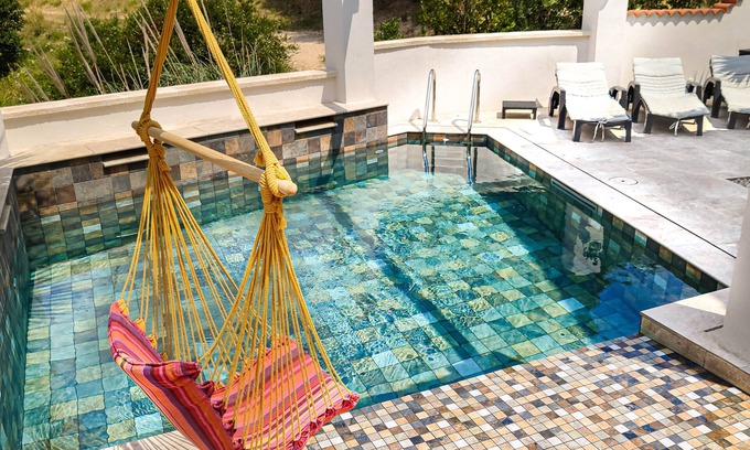 Carry-le-Rouet Villa | Idyllic Villa with Pool, Garden & Beach Access Nearby