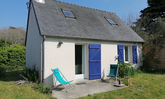 Crozon House | Quiet village, walking distance to the beach