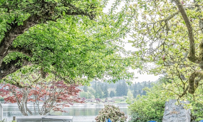 Bremerton House | Beautiful Waterfront Home with Hot Tub & Private Beach