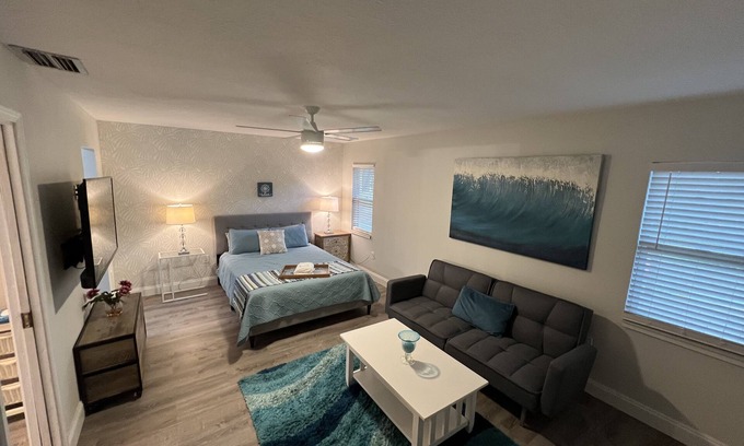 Bradenton Apartment | Tranquil Waterview Oasis - Steps from Anna Maria Island