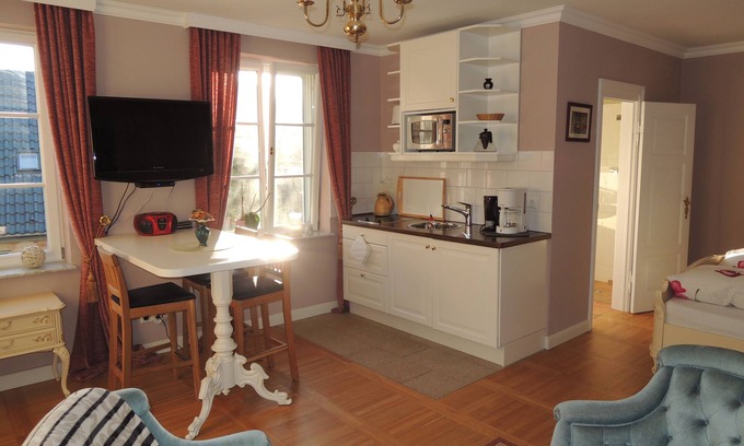 Ostseebad Prerow Apartment | Serene Escape with WiFi & Pool Near National Park Forest