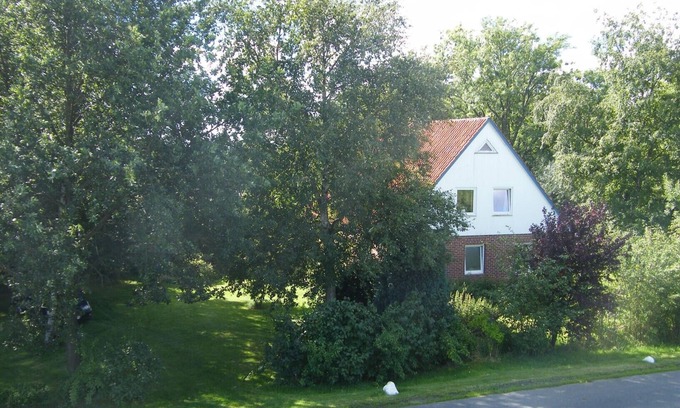 Balje House | Tranquil Retreat Near Fields & Bird Sanctuary - 9.2/10 Rated
