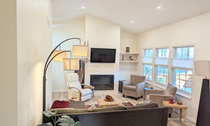 Palo Park House | Relaxing North Boulder Retreat with Pool & Ocean Views!