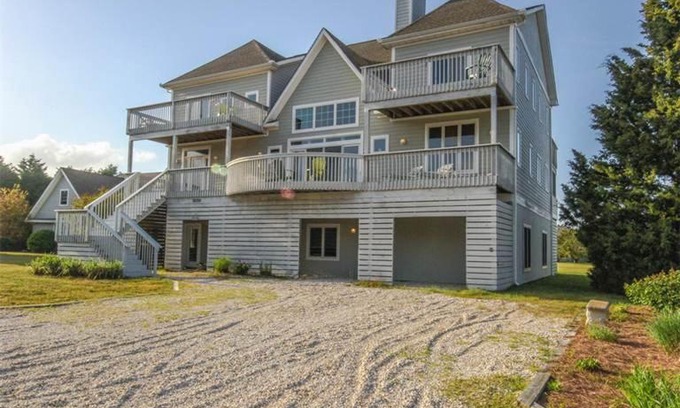 Ocean View House | Quillens Point: Pet & Child Friendly Retreat with Top Reviews