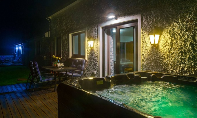 Santon Cottage | Quilliam's Lodge - a holiday cottage that sleeps 7 guests in 4 bedrooms