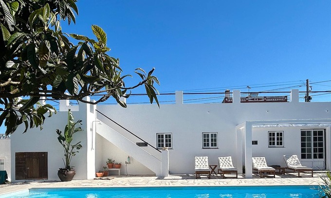 Feira House | Inviting Quinta with Pool, 15 Min to the Beach