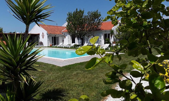 Alcobaca Bed & Breakfast | Quinta Camargue: Top-Rated Hotel with Ocean View & Pool