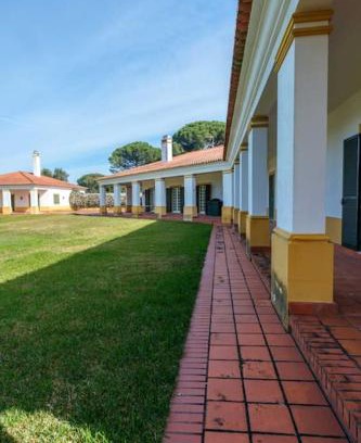 Santarem House | Quinta Centieira Scalab Wine with Oceanfront Pool & Hot Tub