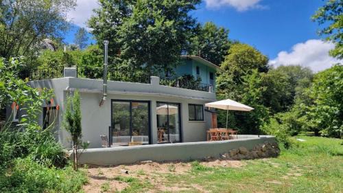 Tabua House | Quinta da Lontra: Beachfront Escape with Pet-Friendly Perks