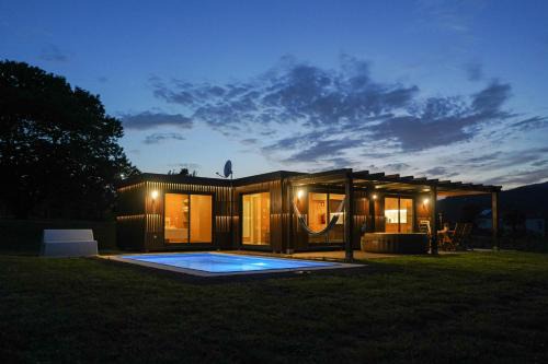 Souto House | Oceanfront Escape at Quinta da Mó – Rated 9.2/10!