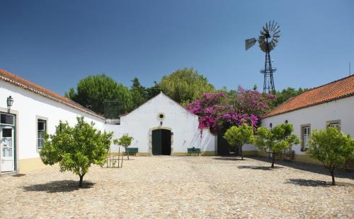 Alcochete House | Discover Quinta Da Praia Das Fontes with Pool & Breakfast