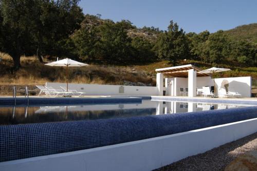 Marvao House | Oceanfront Quinta da Saimeira: 4-Star Retreat with Pool
