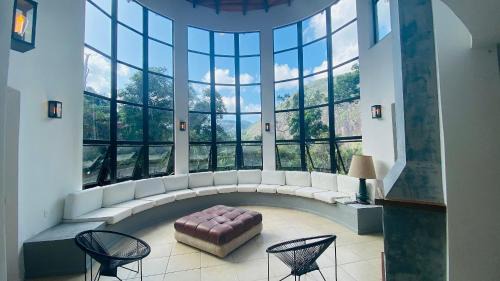 Araras House | Relaxing Quinta da Torre Suites with Spa and Hot Tub