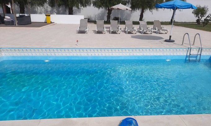 Almeirim Bed & Breakfast | Quinta da Várzea: Poolside Paradise with 10/10 Guest Reviews