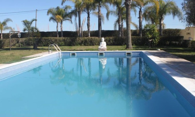 Montijo House | Relax at Quinta Dahlia: Oceanfront Pool & Spa Retreat