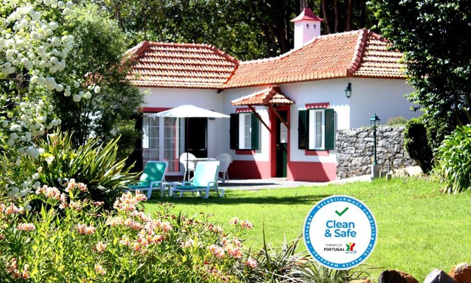 Camacha House | Quinta Das Faias: Ocean View with Hot Tub & Breakfast
