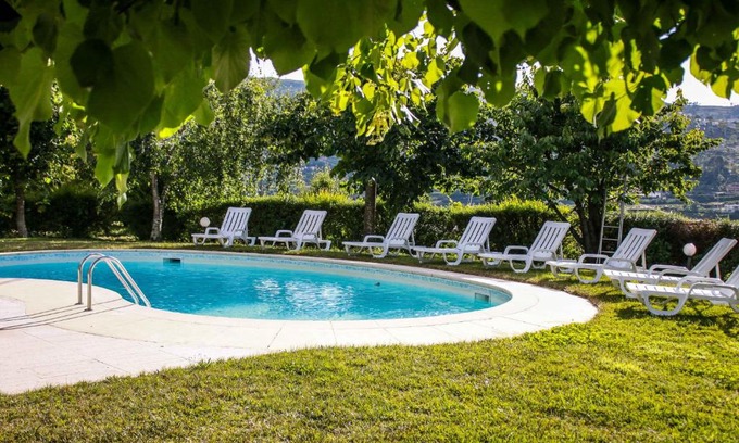 Cinfaes House | Quinta Das Rossadas: Family-Friendly Retreat with Pool