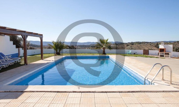 Estremoz House | Discover Quinta de Belmonte: Oceanfront Getaway Awaits