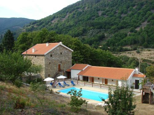 Manteigas House | Inviting Quinta de Leandres with Ocean View and Pool